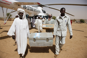 img_unamid_food_aid_sudan_march_2011_350x233px