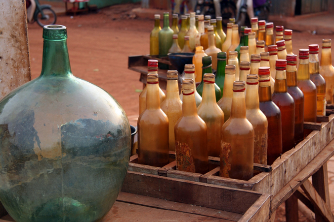 img bottles-selling-gas-benin-cc-adam-cohn