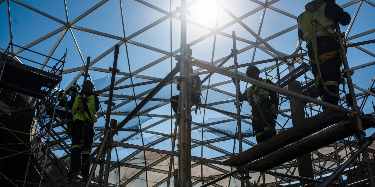 Image: Getty, Waldo Swiegers/Bloomberg