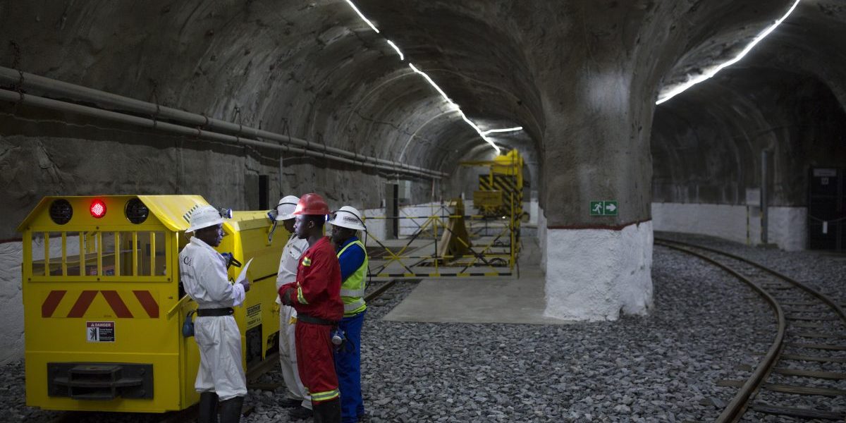 Students train at the training school run by Glencore, an Anglo-Swiss multinational commodity trading and mining company, at Mopani Mines on July 6, 2016 in Mufulira, Zambia. Image: Getty, Per-Anders Pettersson