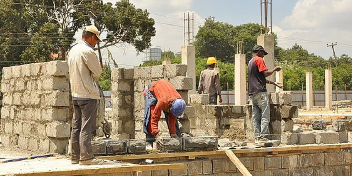 Photo: WikiCommons, Paulwanjau