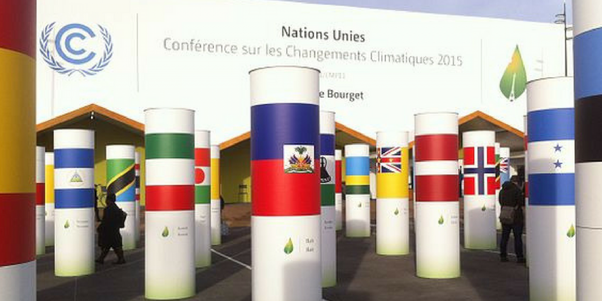 Photo: WikiCommons, Surfnico